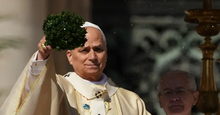 ইস্টার সানডেতে পোপ লিও চতুর্দশ