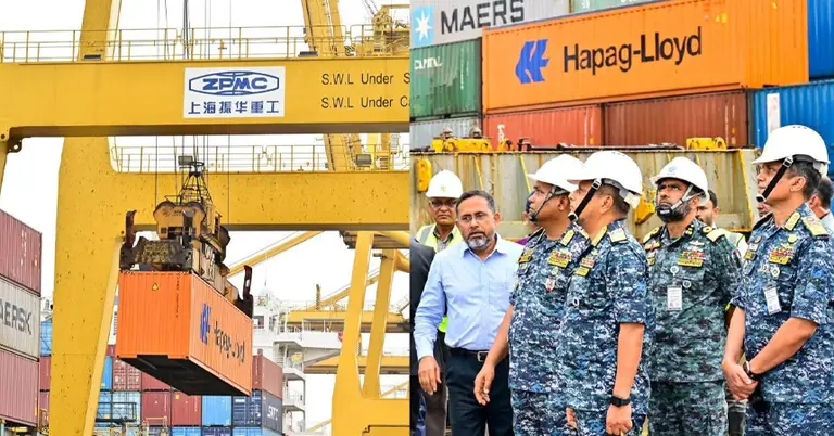 কনটেইনার টার্মিনাল পরিদর্শনে নৌবাহিনী প্রধান