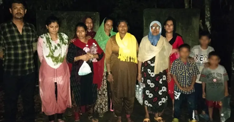 সীমান্তে আটকরা