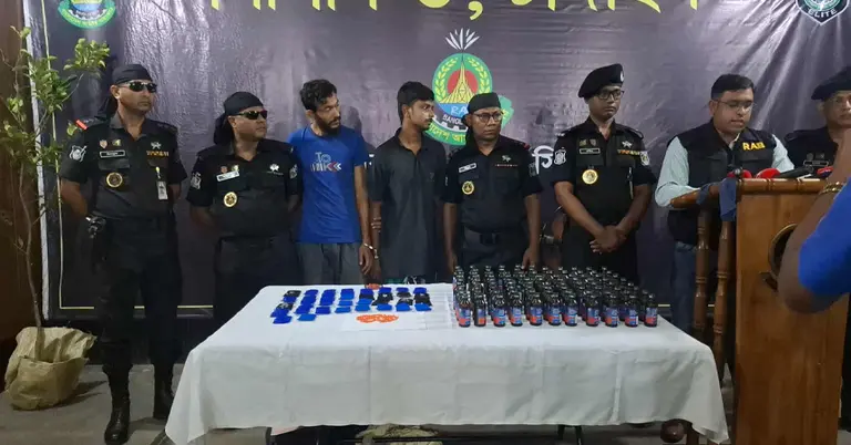 র‌্যাবের হাতে আটক মাদককারবারি চাচা-ভাতিজা