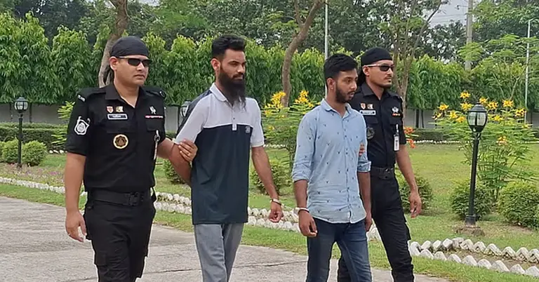 র‍্যাবের হাতে গ্রেপ্তার নান্টু ও খোকন