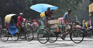 শনিবার দুপুর পর্যন্ত চলবে বৃষ্টি, এরপর শুরু ‘হিট ওয়েব’