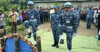 ফরিদপুরের রাইসা মনির সমাধিতে বিমান বাহিনীর শ্রদ্ধা