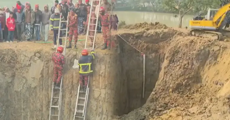 রাজশাহীতে ২০ ঘণ্টাতেও উদ্ধার হয়নি শিশুটি, অব্যাহত সুড়ঙ্গ খোঁড়ার কাজ
