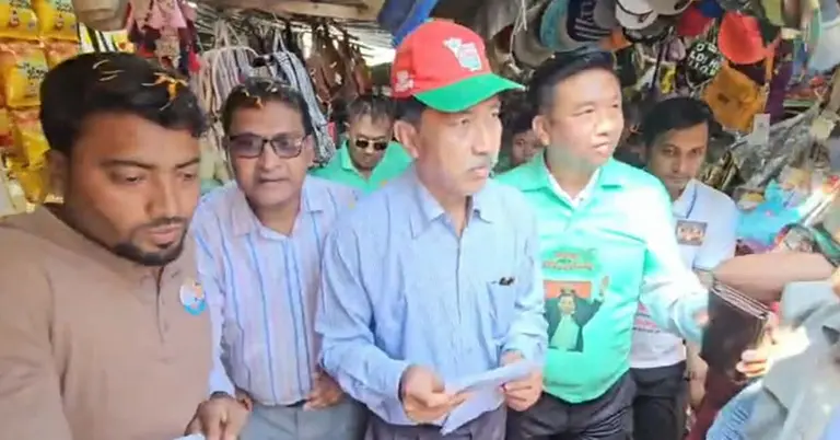 ভোটের মাঠে প্রার্থীরা