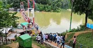 কমেছে কাপ্তাই হ্রদের পানি; ৬ দিন পর ভেসে উঠলো রাঙামাটির ঝুলন্ত সেতু