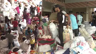 বন্যার্তদের ত্রাণ সংগ্রহে ব্যস্ত বরিশালের শিক্ষার্থীরাও