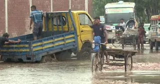 সমন্বয়হীনভাবে রাস্তা খোঁড়াখুঁড়ির পর মেরামত না করায় নাকাল রাজধানীবাসী