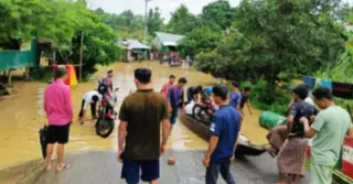 পানির নীচে সাজেক-বাঘাইহাট সড়ক, আটকা ৬শ' পর্যটক