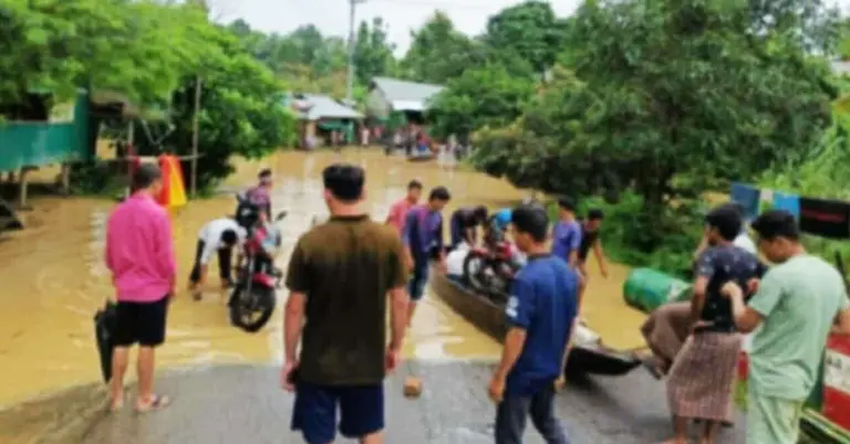 ডুবে গেছে সাজেক-বাঘাইহাট সড়ক