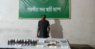সাতক্ষীরায় সেনা অভিযানে মাদক ব্যবসায়ী আটক
