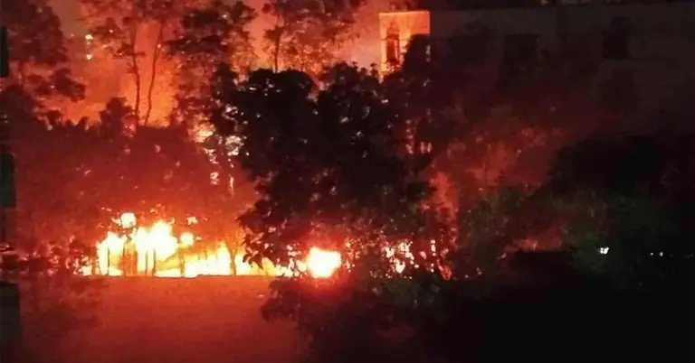 শিক্ষার্থীদের সংঘর্ষ ও অগ্নিসংযোগ