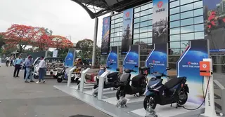 রানার আনলো ইয়াদিয়ার ই-স্কুটার