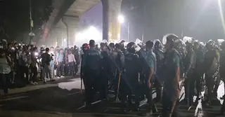 শাহবাগে ৪৭তম বিসিএস পরীক্ষার্থী-পুলিশের পাল্টাপাল্টি ধাওয়া ও লাঠিচার্জ