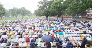 ঝুম বৃষ্টিতে শোলাকিয়ায় ১৯৯তম ঈদ জামাত অনুষ্ঠিত