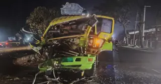 সীতাকুণ্ডে মধ্যরাতে ত্রিমুখী সংঘর্ষে ট্রাকচালক নিহত