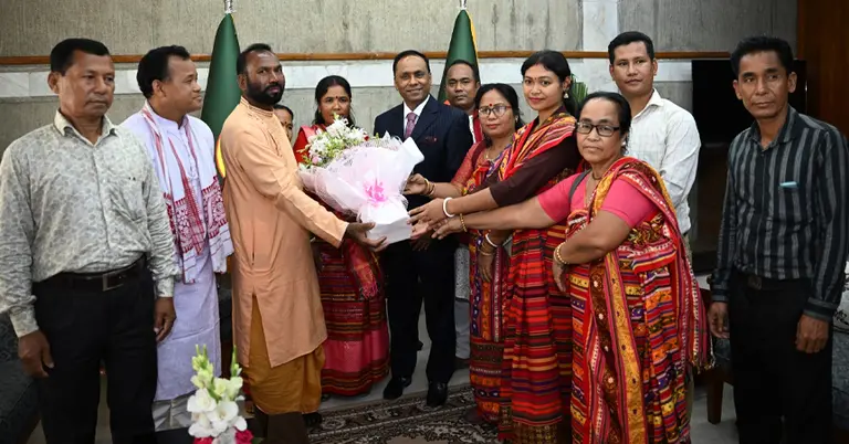 হাজং সম্প্রদায়ের সঙ্গে ডেপুটি স্পিকারের সাক্ষাৎ