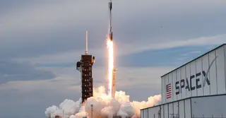 ২৪টি নতুন স্টারলিংক স্যাটেলাইট মহাকাশে পাঠিয়েছে স্পেসএক্স