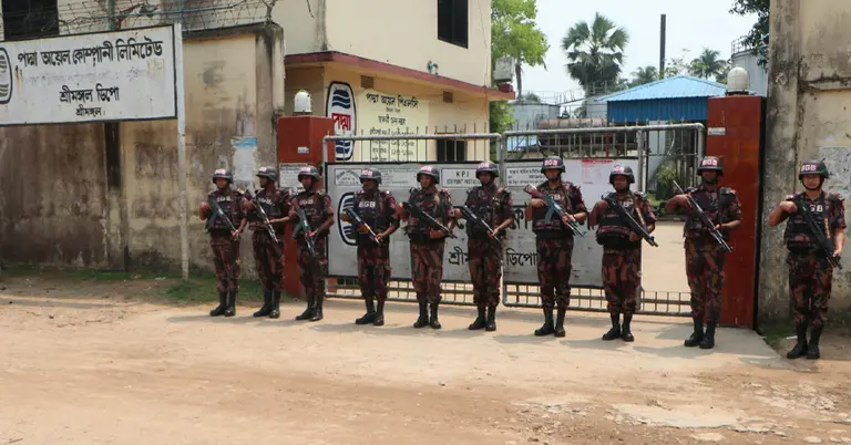 তেলের ডিপোতে বিজিবি মোতায়েন