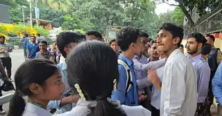 শিক্ষামন্ত্রী পদত্যাগের দাবি বাদ; ছয় দফা নিয়ে সচিবালয়ে ৬ শিক্ষার্থী