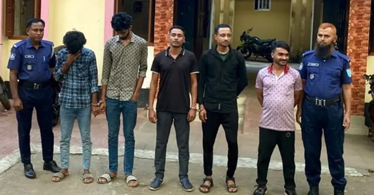 আটককৃতরা