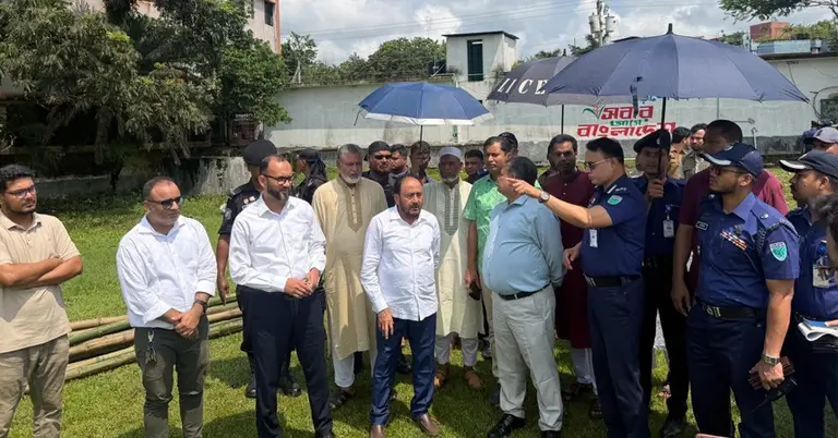 ভিক্টোরিয়া মাঠ পরিদর্শনে প্রশাসন