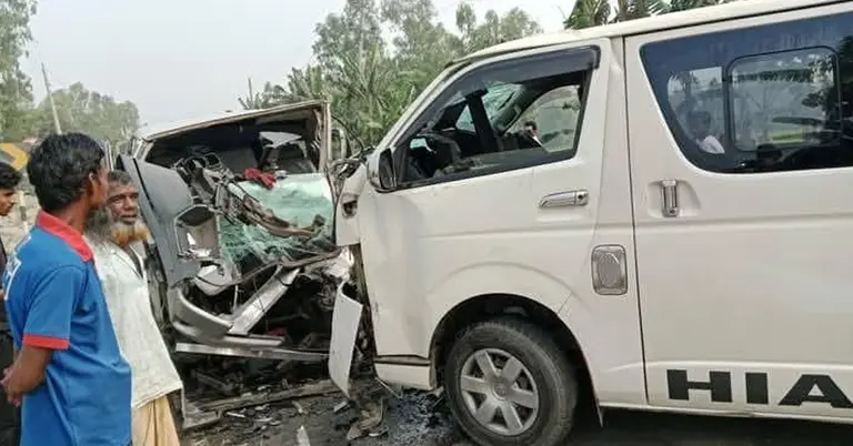 মার্চ ফর গাজা অংশগ্রহণ করতে টাঙ্গাইলে সড়ক দুর্ঘটনায় ১২জন আহত