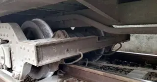 দোলনচাঁপা এক্সপ্রেসের একটি বগি লাইনচ্যুত