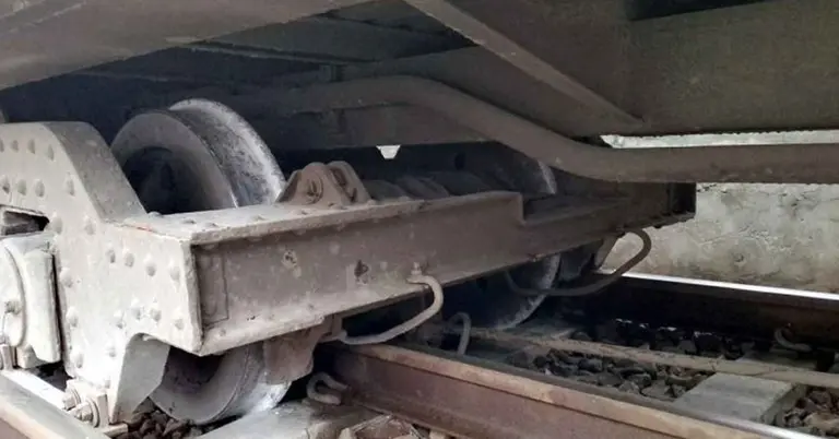 ট্রেন লাইনচ্যুত