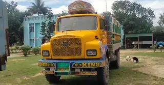 নেত্রকোণায় ‘ভারতীয় কয়লা’ সন্দেহে ট্রাক জব্দ
