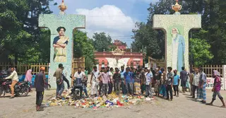তিন দফা দাবিতে কুষ্টিয়া পৌরসভা পরিচ্ছন্নতা কর্মীদের কর্মবিরতি