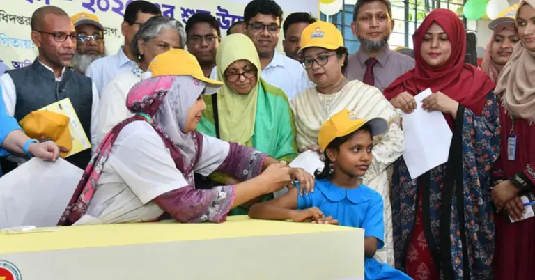 টাইফয়েডের টিকা প্রদান কর্মসূচী