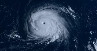 ফিলিপিন্সে সুপার টাইফুন ‘রাগাসার’ প্রভাবে ফেরি চলাচল বন্ধ, বন্যার শঙ্কা