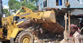 গাজীপুরে মহাসড়ক দখলমুক্ত অভিযান, শতাধিক অবৈধ স্থাপনা উচ্ছেদ