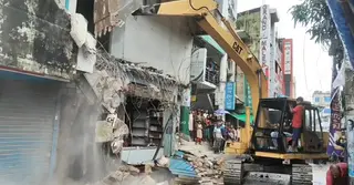 ব্রাহ্মণবাড়িয়ায় আদালতের নির্দেশে চেম্বার ভবন গুড়িয়ে দিল প্রশাসন
