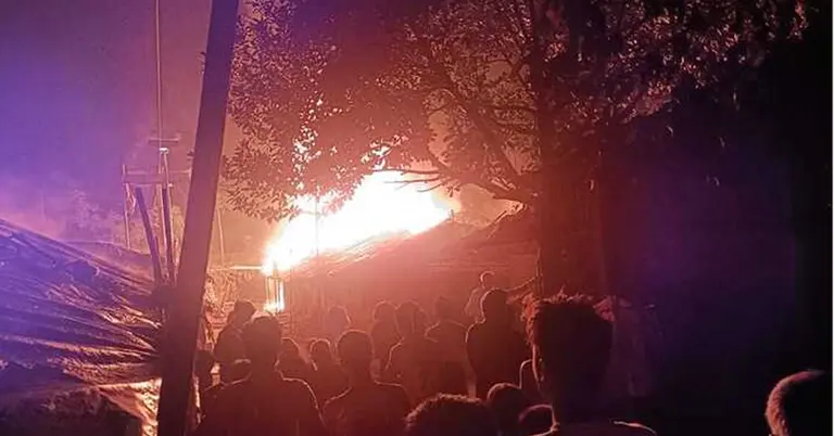 রোহিঙ্গা ক্যাম্পে অগ্নিকাণ্ড