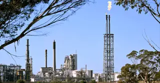 অস্ট্রেলিয়ার বৃহত্তম তেল শোধনাগারে আগুন