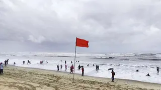 সমুদ্র বন্দরে ৩ নম্বর স্থানীয় সতর্ক সংকেত