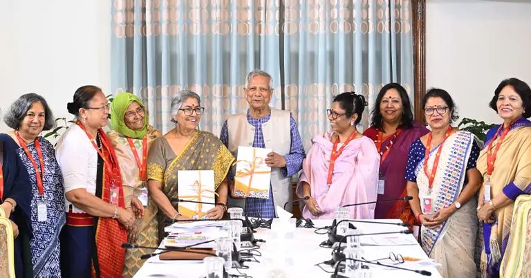 বৃহস্পতিবার প্রধান উপদেষ্টার কাছে নারী বিষয়ক সংস্কার কমিশনের প্রতিবেদন দাখিল করা হয়