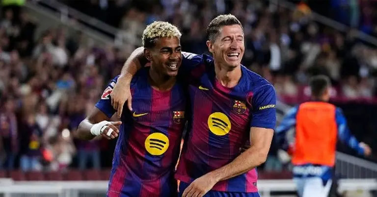 ইয়ামাল ও লেভানডোভস্কির উদযাপন