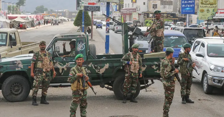 ইয়েমেনের সরকারি বাহিনীর সদস্যরা
